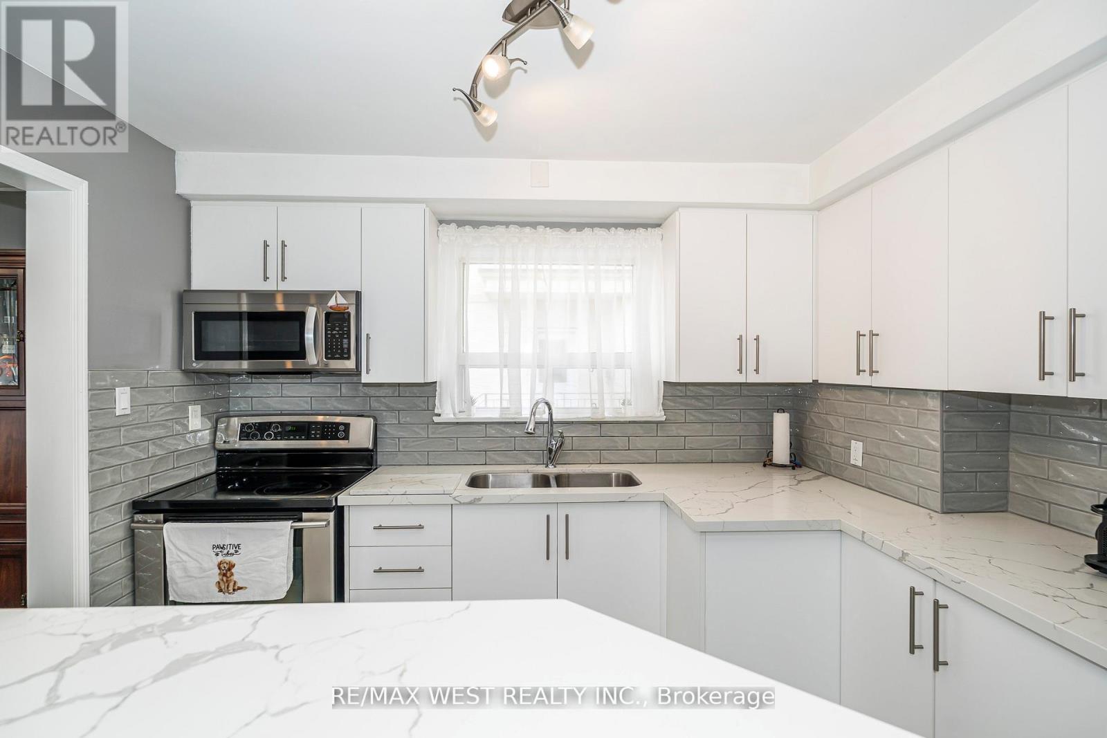 22 Dimplefield Place, Toronto, Ontario  M9C 4A1 - Photo 15 - W12998178