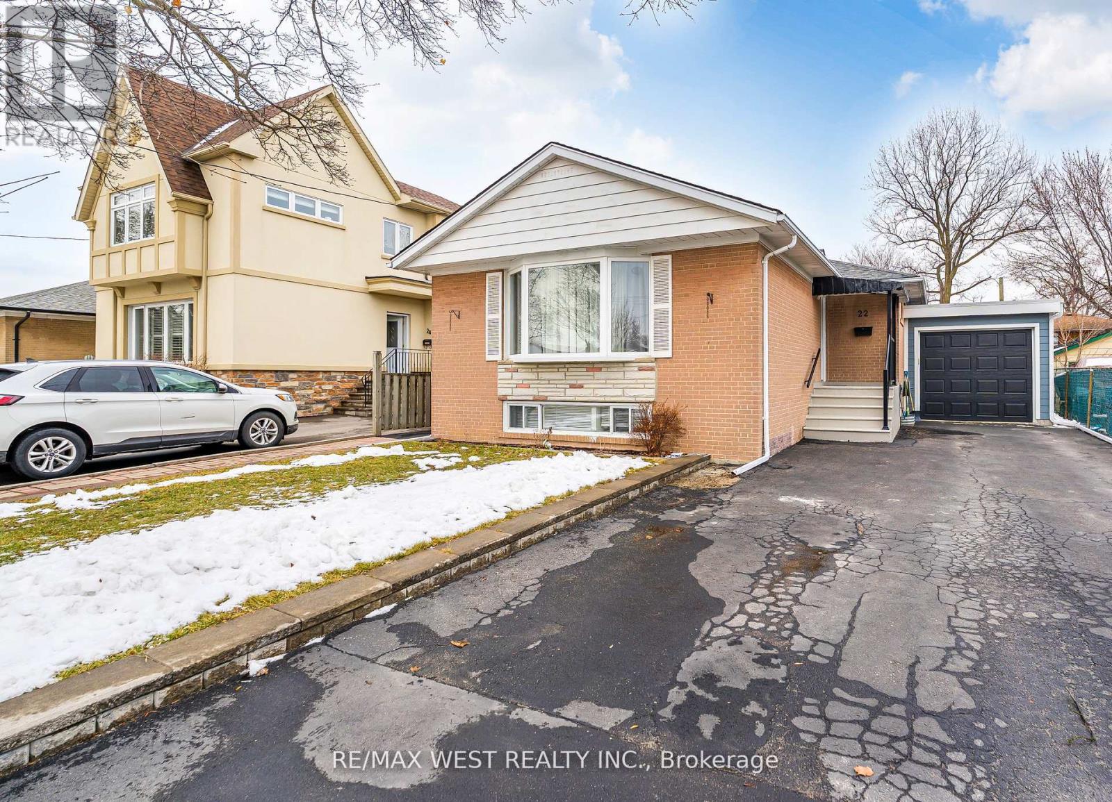 22 Dimplefield Place, Toronto, Ontario  M9C 4A1 - Photo 3 - W12998178