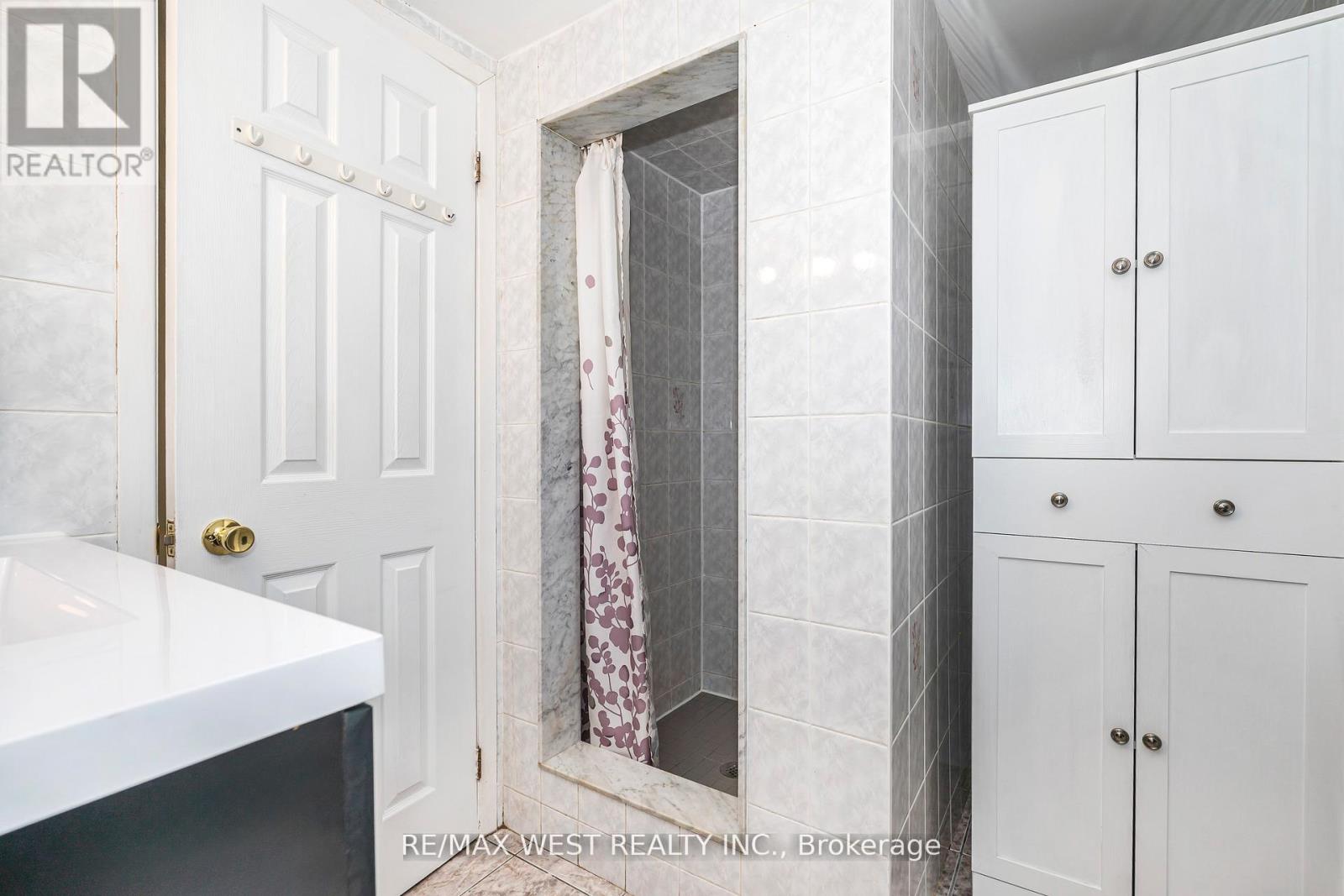 22 Dimplefield Place, Toronto, Ontario  M9C 4A1 - Photo 32 - W12998178