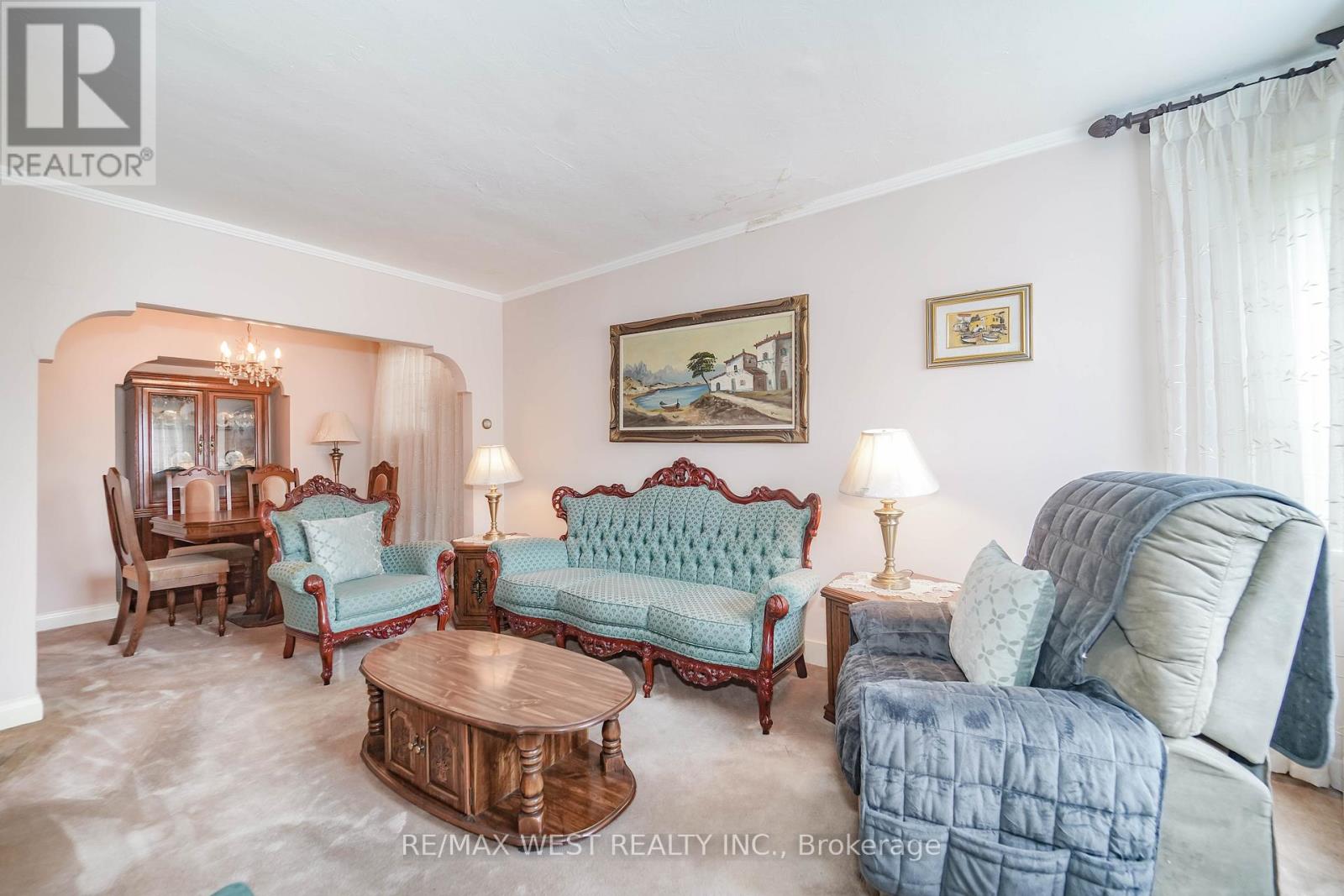 617 Caledonia Road, Toronto, Ontario  M6E 4V7 - Photo 3 - W12998224