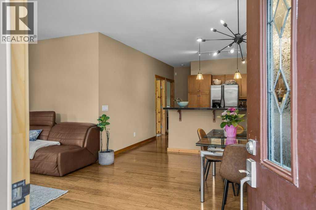 301, 70 Dyrgas Gate, Canmore, Alberta  T1W 3J6 - Photo 5 - A2299940