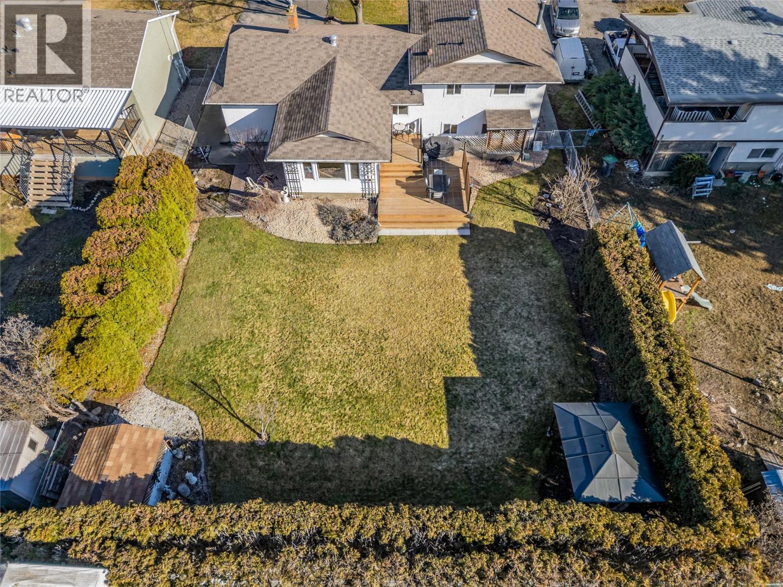 935 Hickory Road Kelowna Photo 3