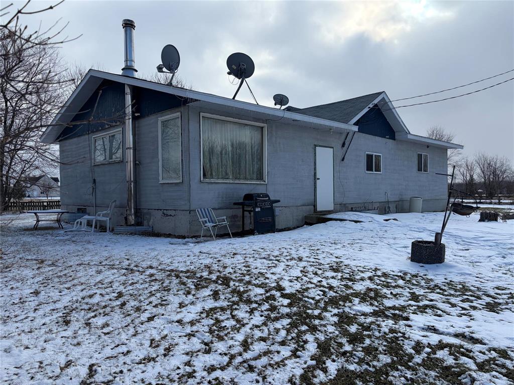 34122 37e Road, Steinbach, Manitoba  R5G 1L4 - Photo 1 - 202606008