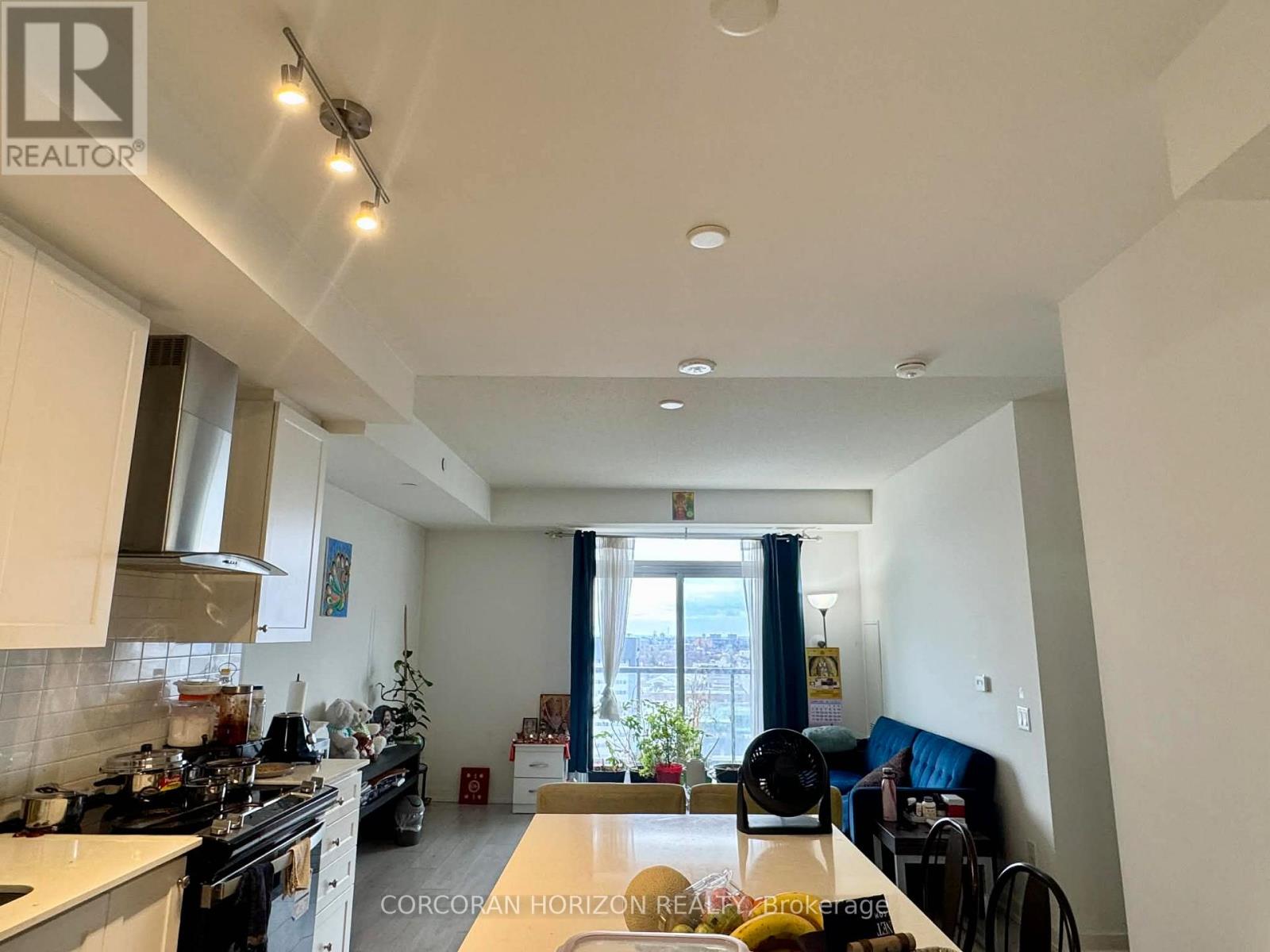 1507 - 55 Duke Street W, Kitchener, Ontario  N2H 0C9 - Photo 2 - X12998132