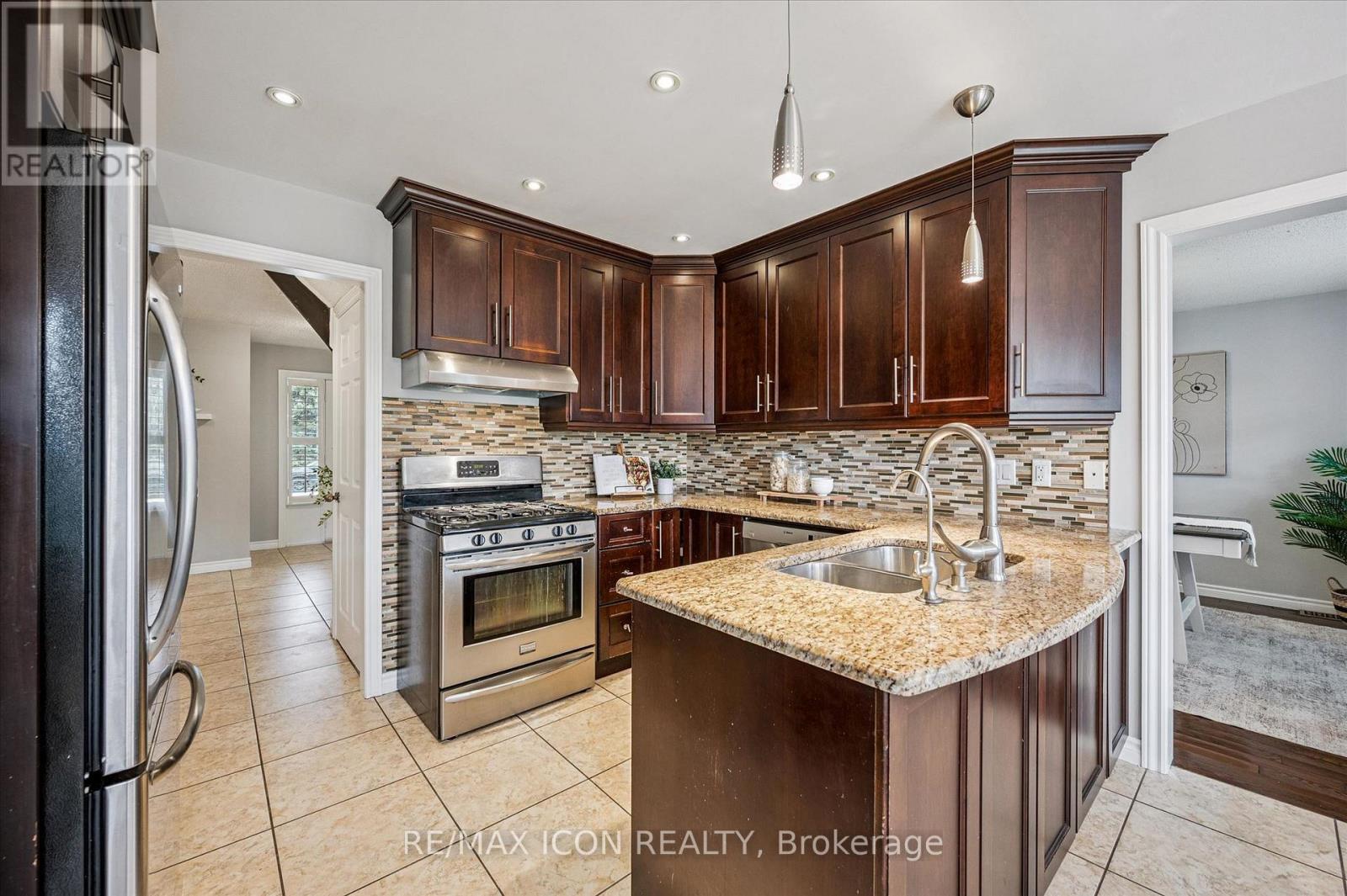 59 Bayne Crescent, Cambridge, Ontario  N1T 1E2 - Photo 6 - X12998166