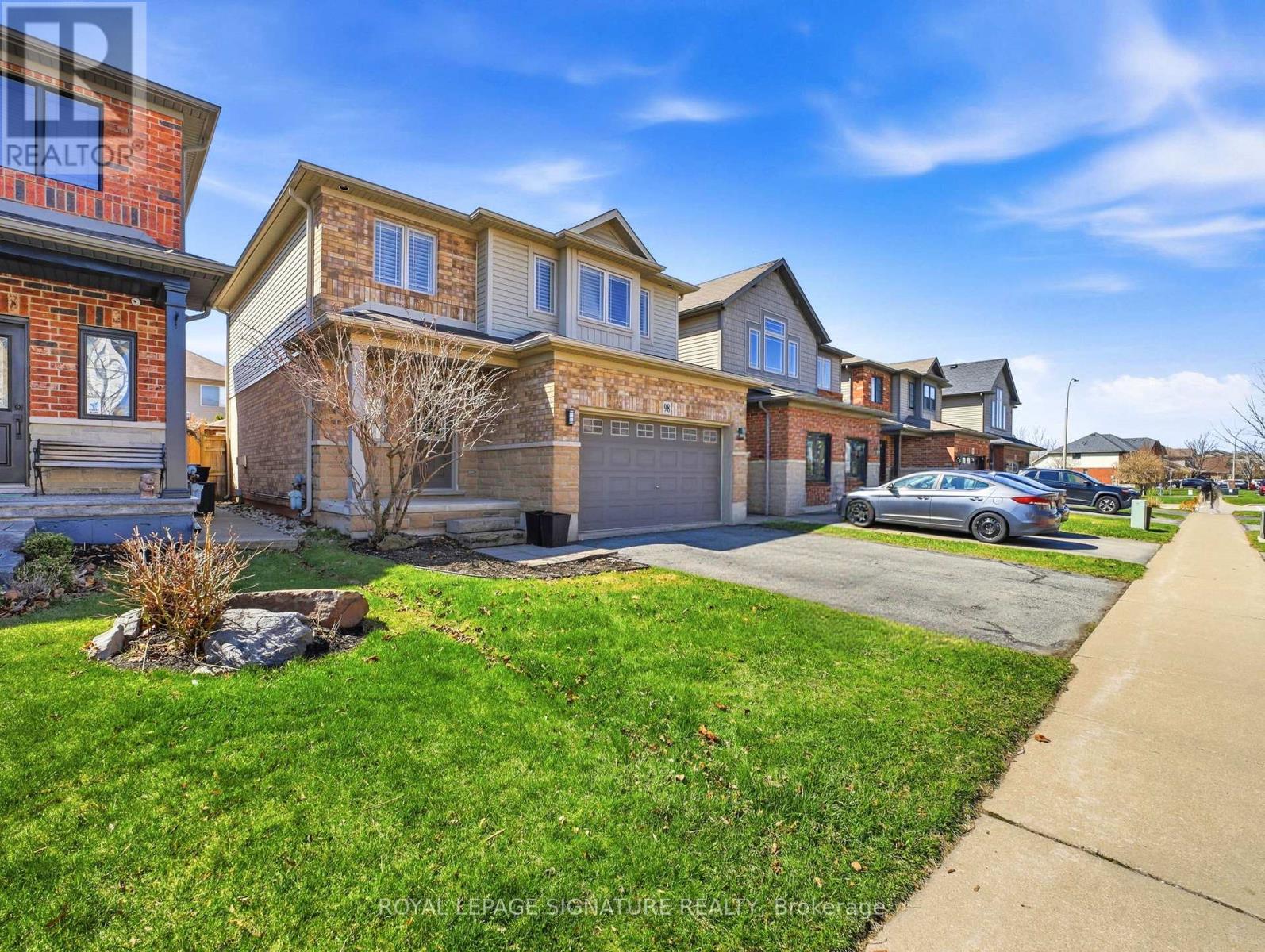 98 Willow Lane, Grimsby, Ontario  L3M 5P7 - Photo 3 - X12998192