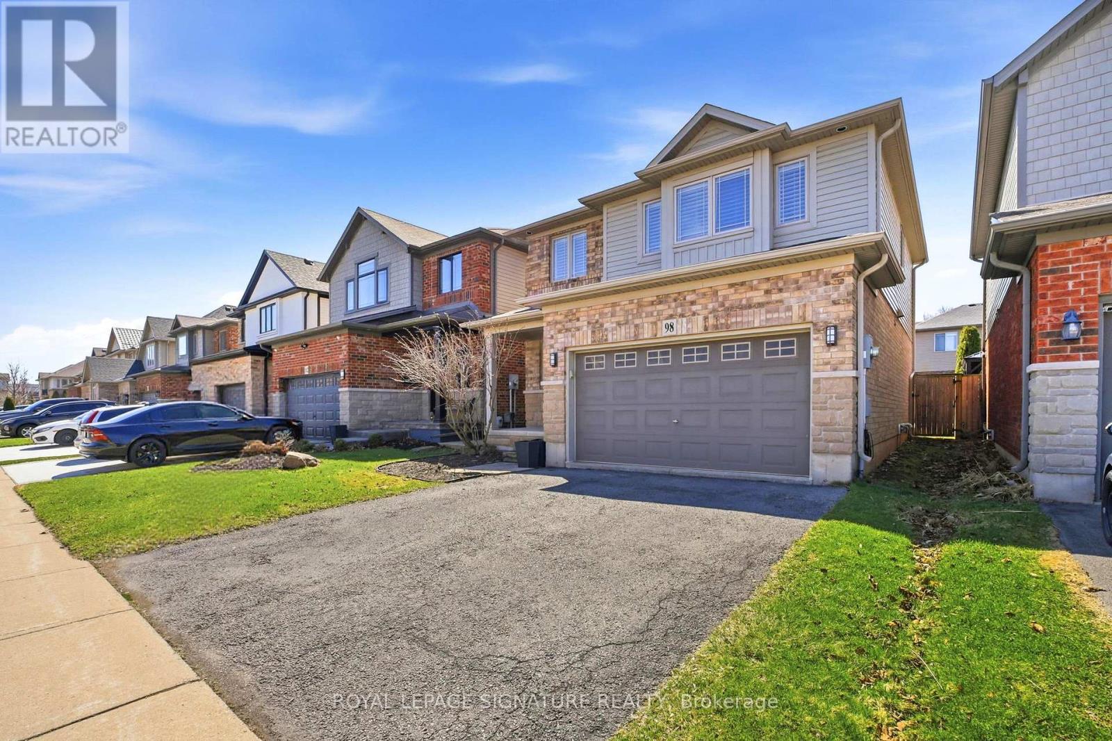 98 Willow Lane, Grimsby, Ontario  L3M 5P7 - Photo 4 - X12998192