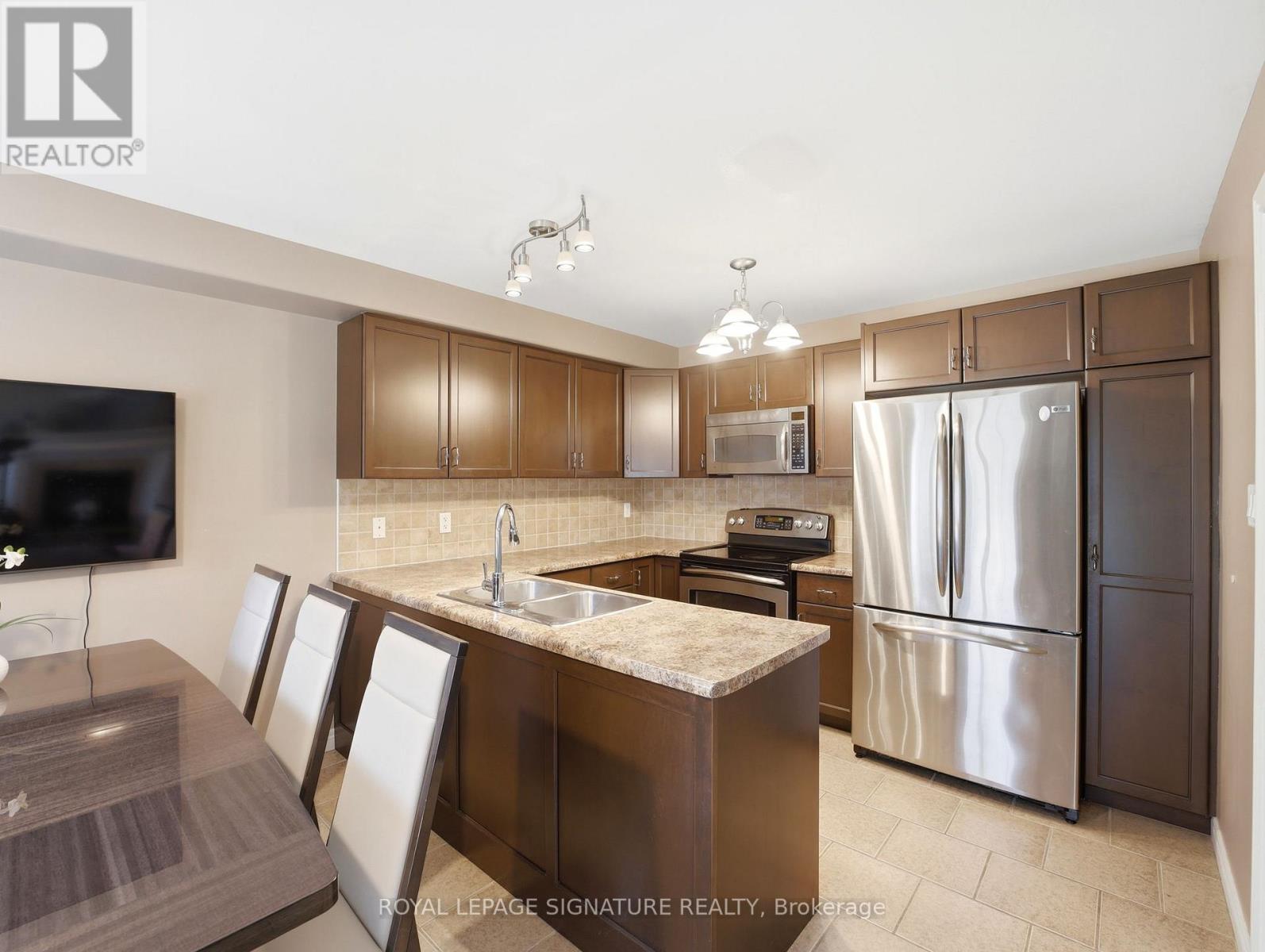 98 Willow Lane, Grimsby, Ontario  L3M 5P7 - Photo 9 - X12998192