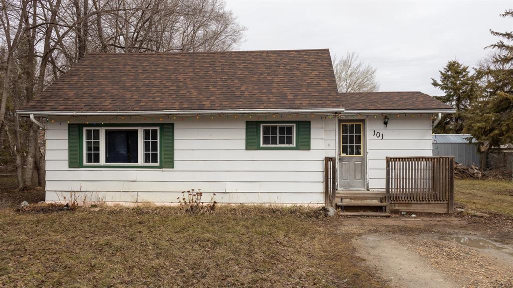 101 Maple Avenue, Mitchell, Manitoba