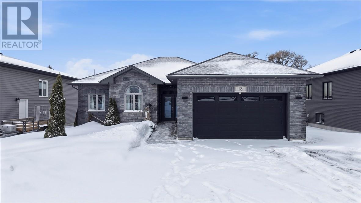18 Montee Genereux Road, Chelmsford, Ontario