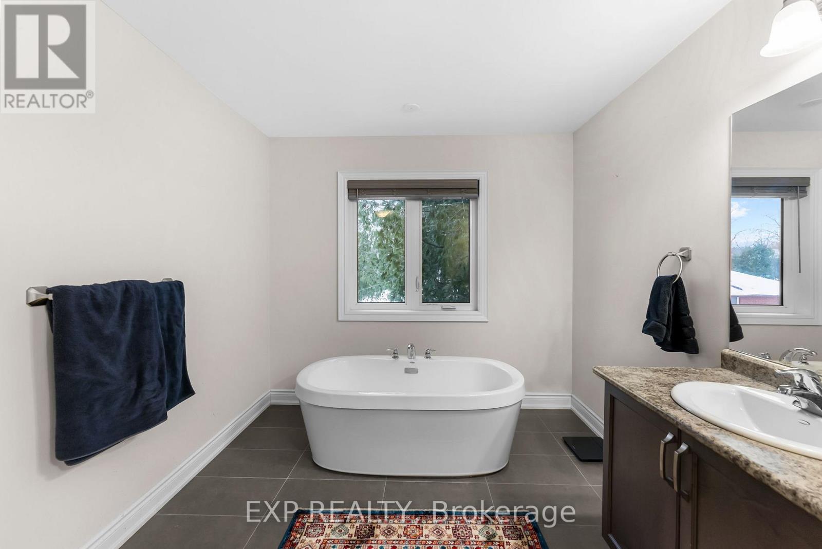 1951 Metro Road, Georgina, Ontario  L0E 1L0 - Photo 23 - N12997768