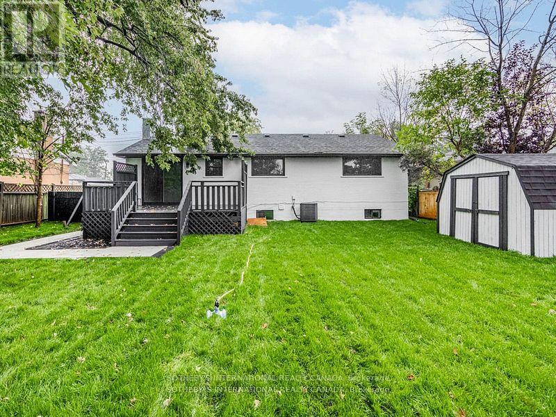 Upper - 222 Hammersmith Court, Burlington, Ontario  L7L 4N7 - Photo 21 - W12988518