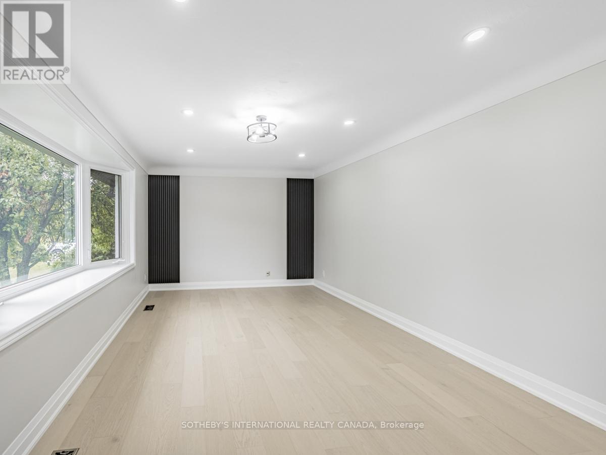 Upper - 222 Hammersmith Court, Burlington, Ontario  L7L 4N7 - Photo 10 - W12988518