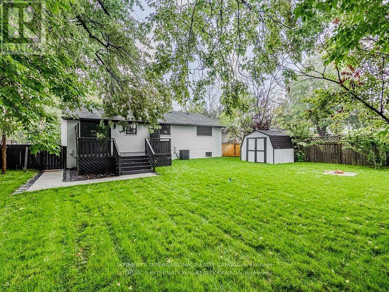 Upper - 222 Hammersmith Court, Burlington, Ontario  L7L 4N7 - Photo 22 - W12988518