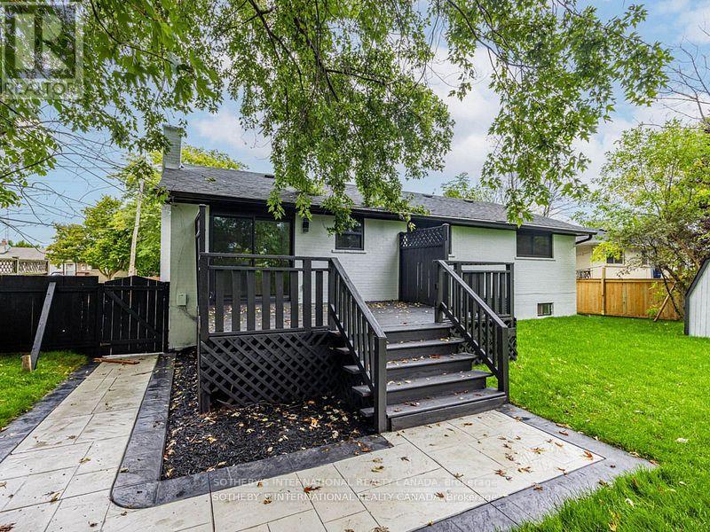 Upper - 222 Hammersmith Court, Burlington, Ontario  L7L 4N7 - Photo 23 - W12988518