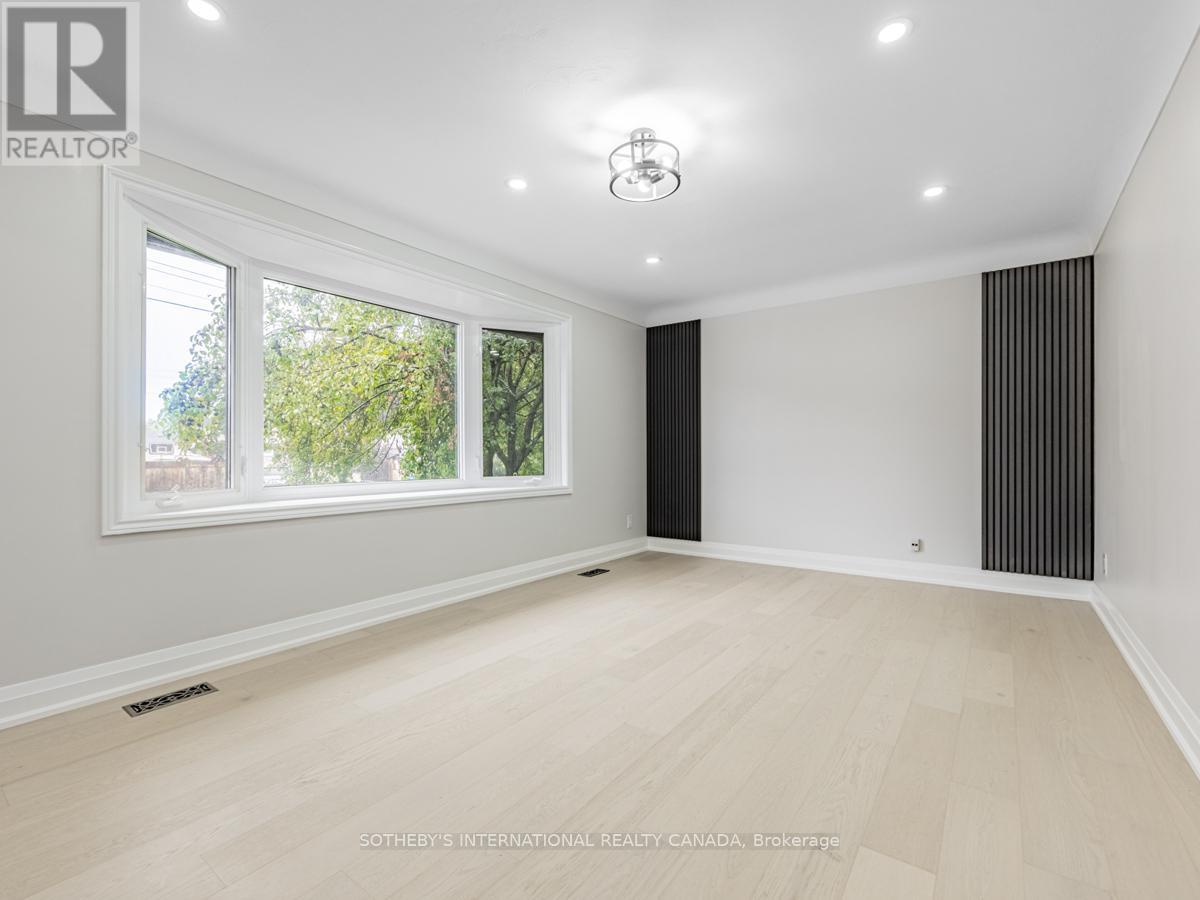 Upper - 222 Hammersmith Court, Burlington, Ontario  L7L 4N7 - Photo 9 - W12988518