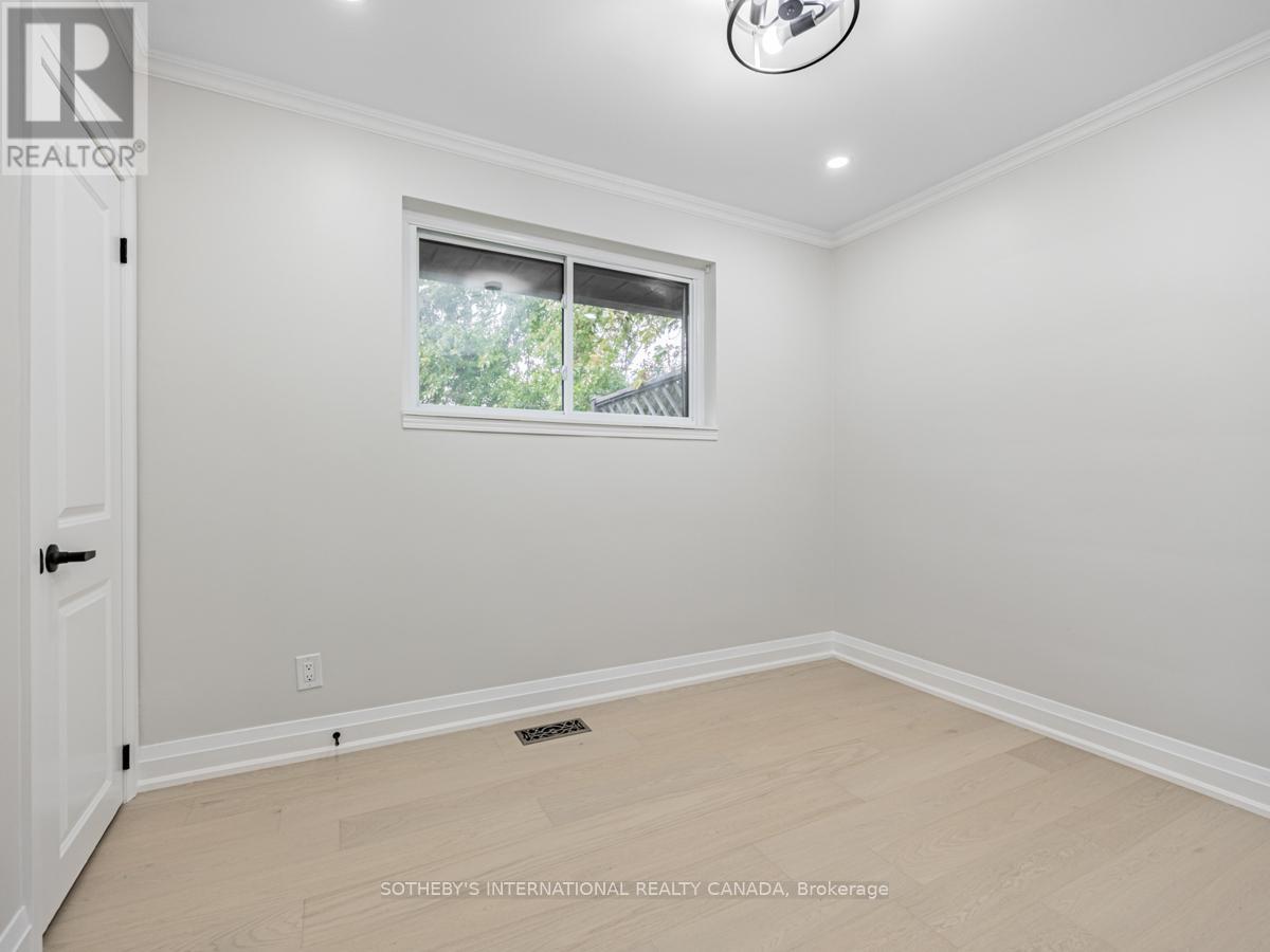 Upper - 222 Hammersmith Court, Burlington, Ontario  L7L 4N7 - Photo 19 - W12988518