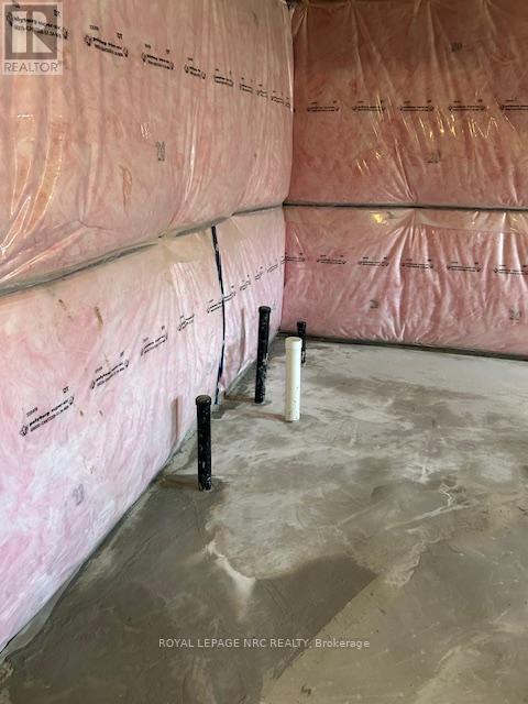 305 Chaffey Street, Welland, Ontario  L3B 0K5 - Photo 25 - X12544810