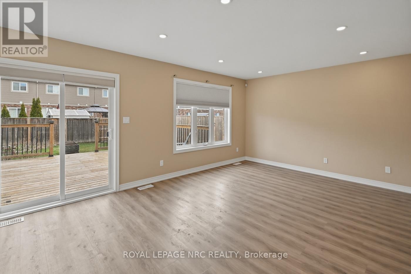 323 Silverwood Avenue, Welland (Coyle Creek), Ontario  L3C 0C5 - Photo 24 - X12977986