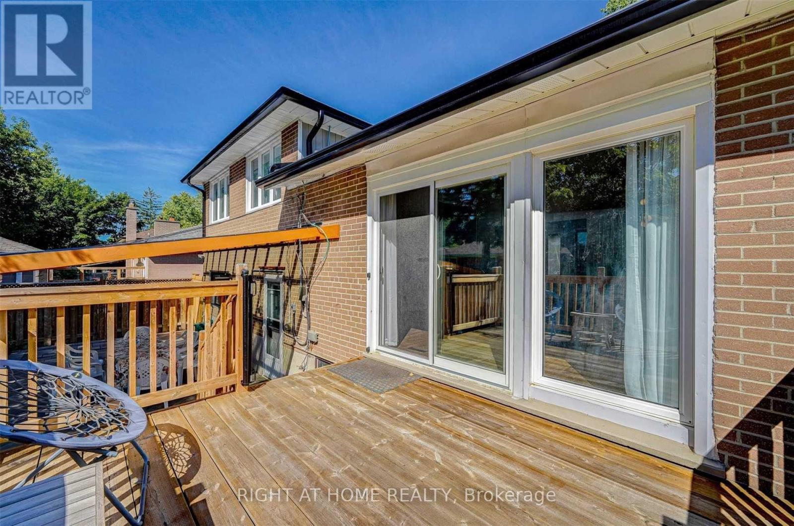 Main Fl - 378 Taylor Mills Drive S, Richmond Hill, Ontario L4C 2T1 - Photo 18 - N12896010