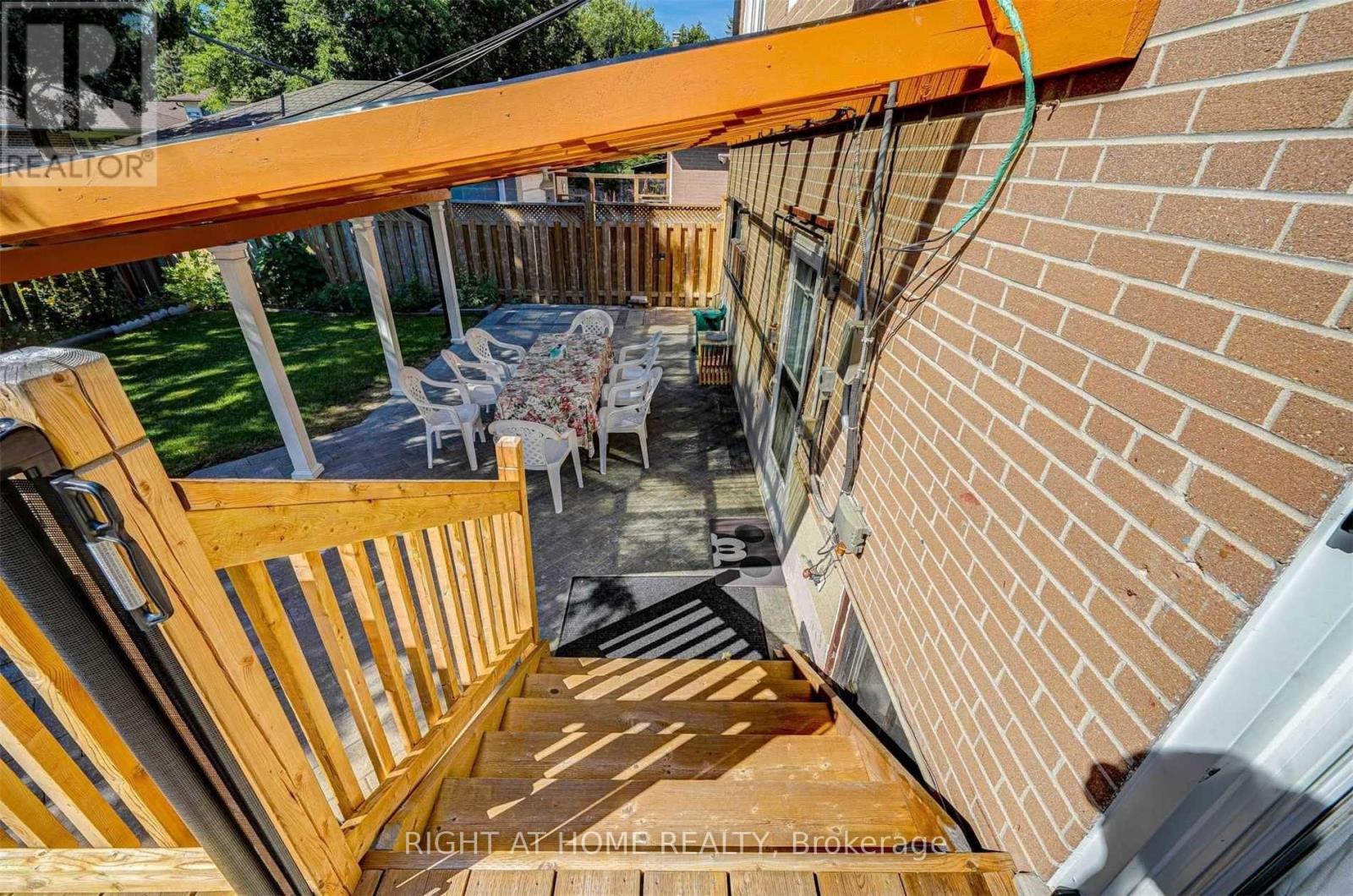 Main Fl - 378 Taylor Mills Drive S, Richmond Hill, Ontario L4C 2T1 - Photo 17 - N12896010