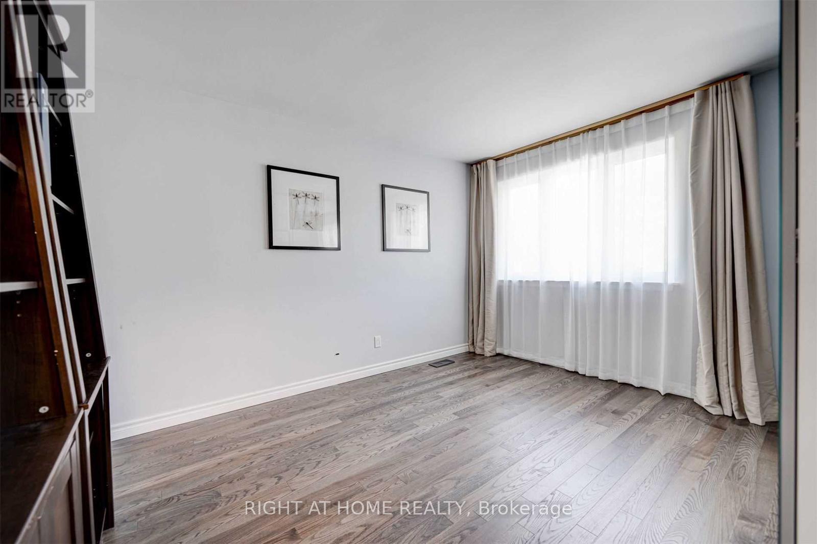 Main Fl - 378 Taylor Mills Drive S, Richmond Hill, Ontario L4C 2T1 - Photo 14 - N12896010