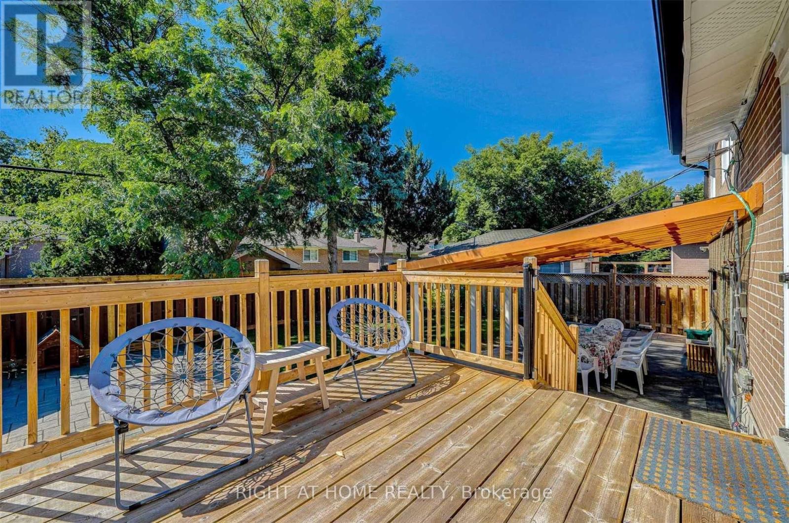 Main Fl - 378 Taylor Mills Drive S, Richmond Hill, Ontario L4C 2T1 - Photo 19 - N12896010