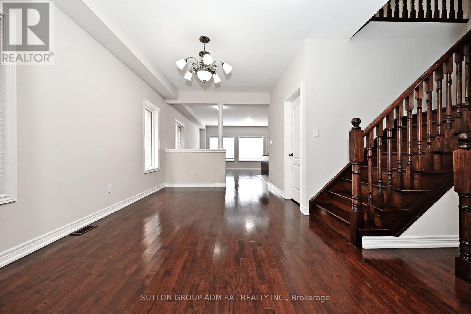 110 Southdown Avenue, Vaughan, Ontario  L6A 4N3 - Photo 4 - N12929200