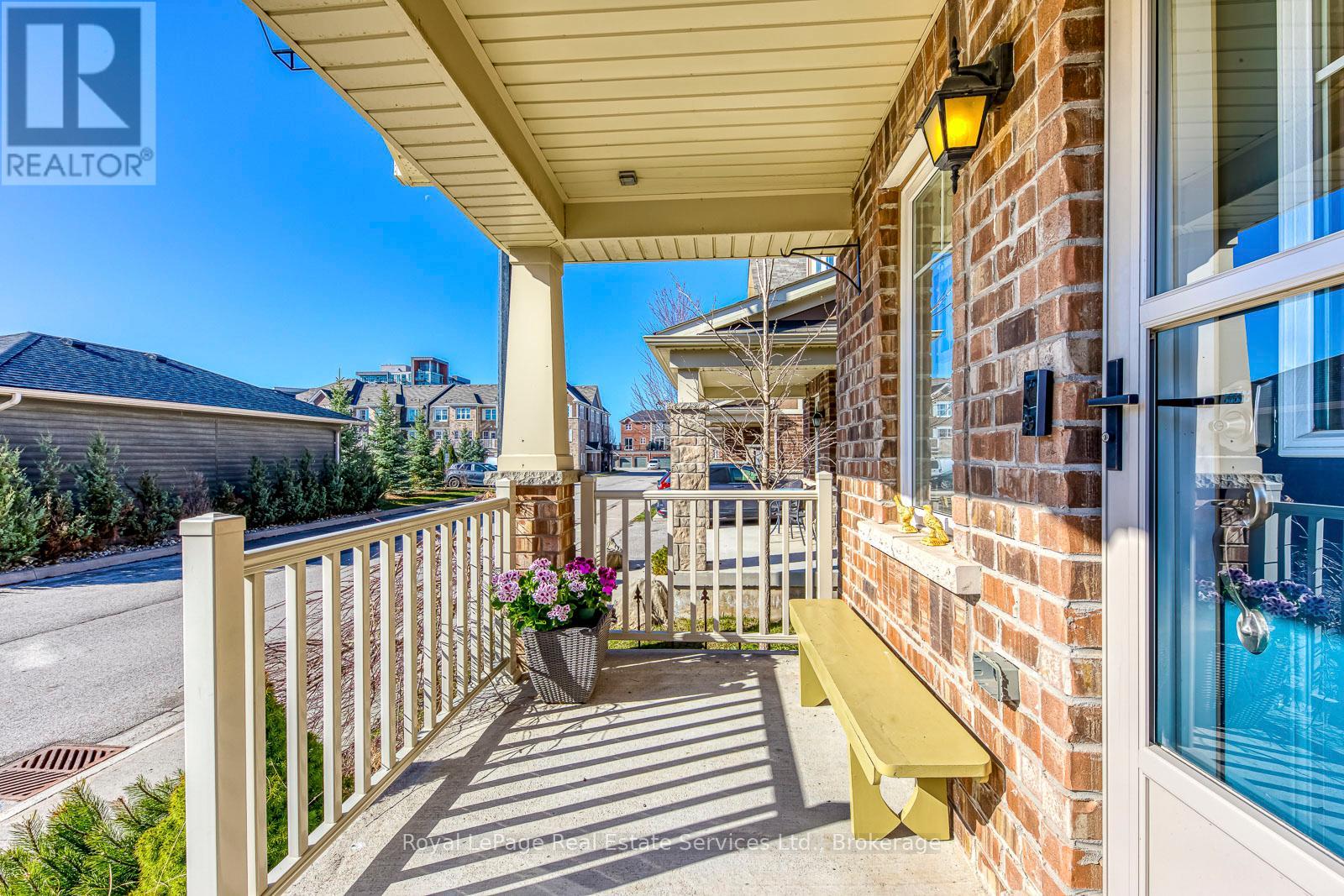 33 - 22 Spring Creek Drive, Hamilton, Ontario  L8B 1V7 - Photo 2 - X12998398