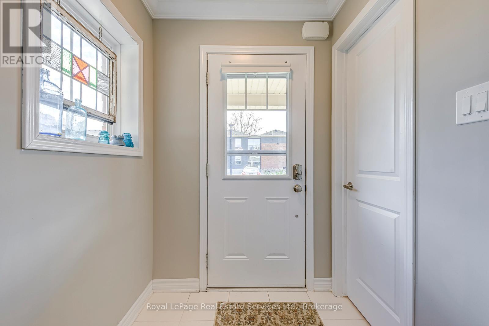 33 - 22 Spring Creek Drive, Hamilton, Ontario  L8B 1V7 - Photo 4 - X12998398