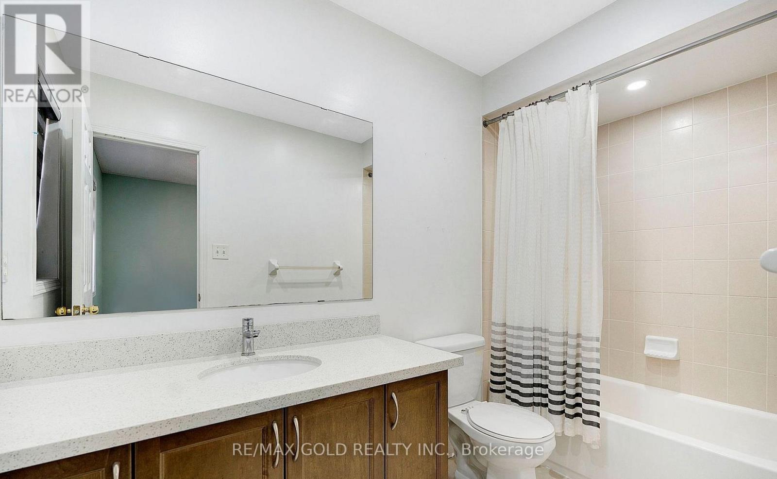 16 Kilrea Way, Brampton, Ontario  L6X 0P9 - Photo 8 - W12982316