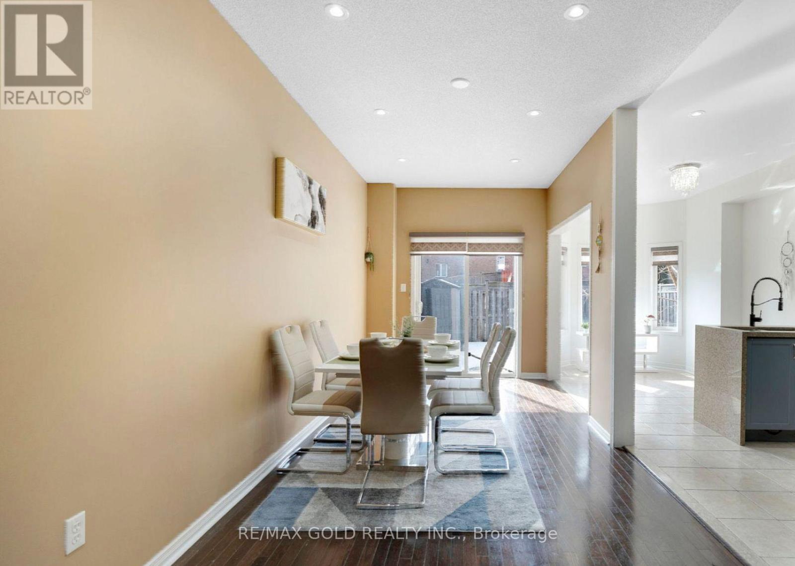 16 Kilrea Way, Brampton, Ontario  L6X 0P9 - Photo 5 - W12982316