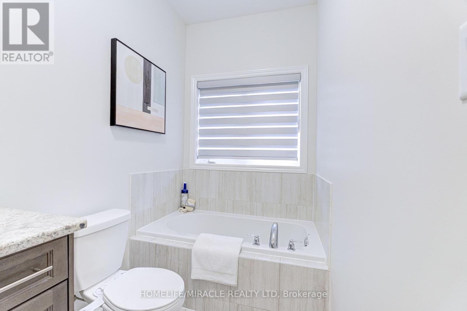 13 Truffle Court, Brampton, Ontario  L7A 5A6 - Photo 33 - W12998170