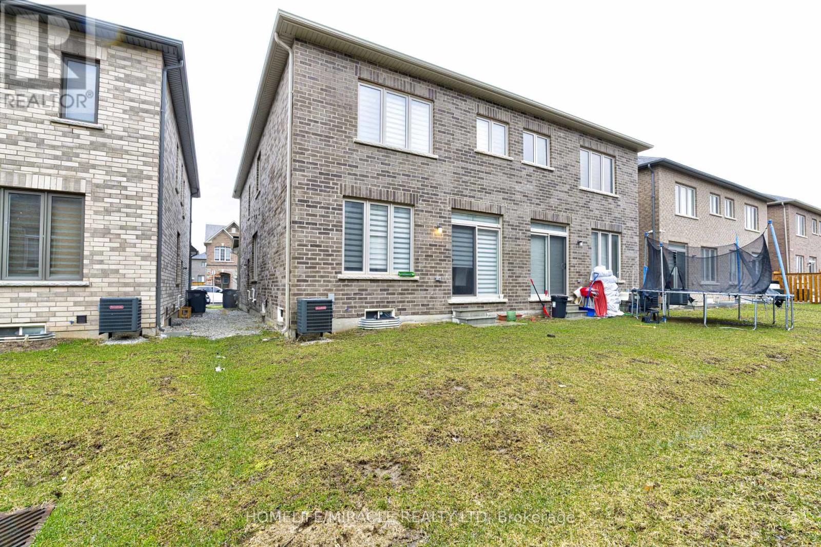 13 Truffle Court, Brampton, Ontario  L7A 5A6 - Photo 44 - W12998170