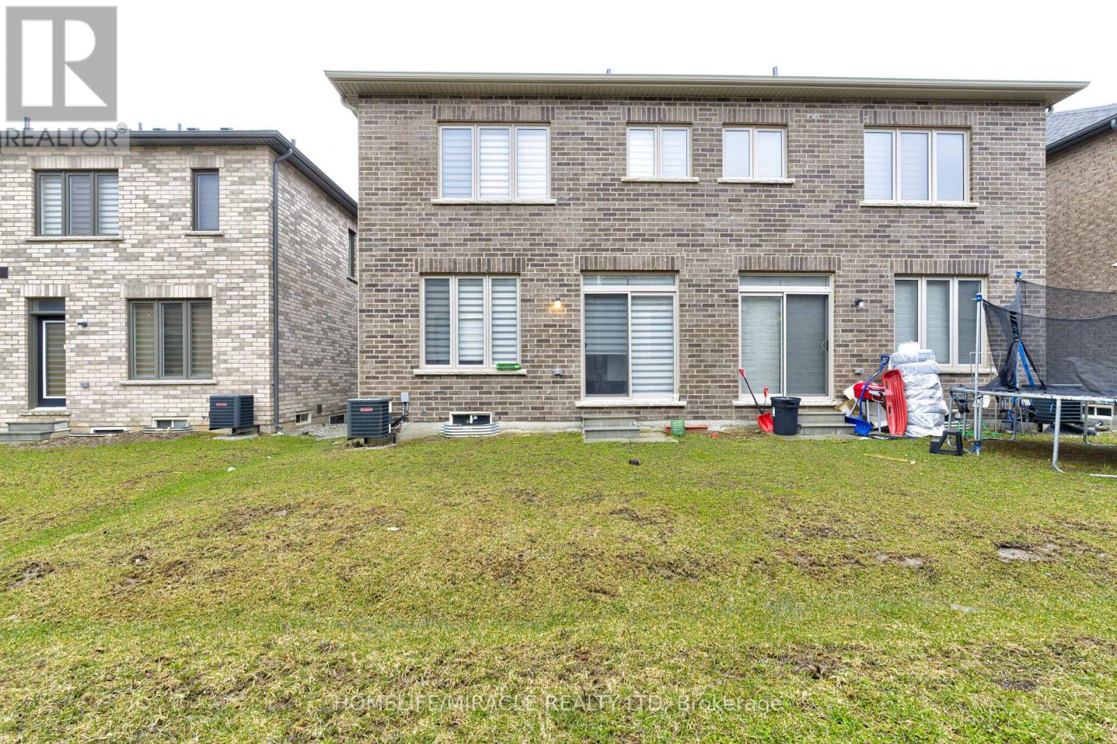 13 Truffle Court, Brampton, Ontario  L7A 5A6 - Photo 45 - W12998170