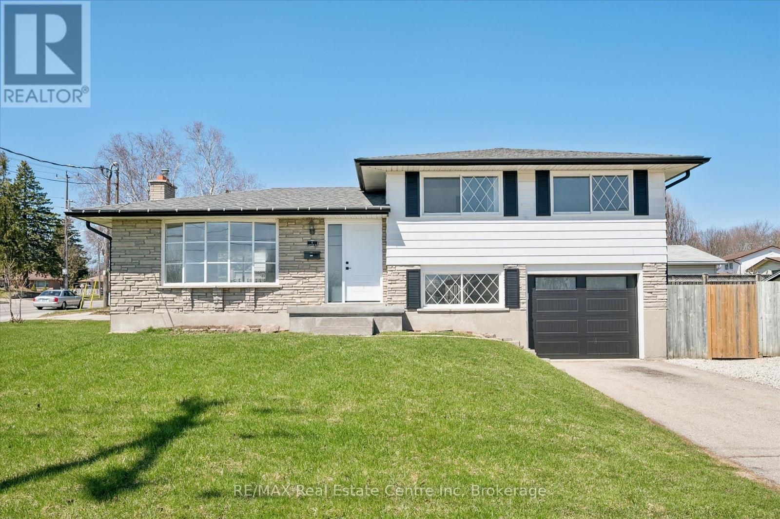 6 EASTVIEW ROAD, Guelph (Grange Road)