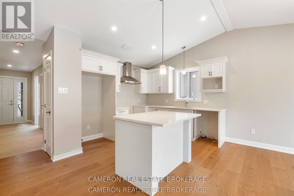 3153 Mauricy Street, Cornwall, Ontario K6K 0A1 - Photo 4 - X12998242