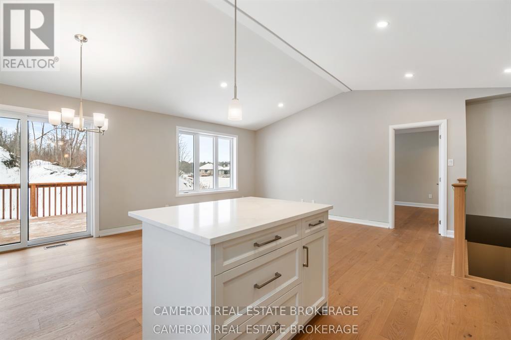 3153 Mauricy Street, Cornwall, Ontario K6K 0A1 - Photo 7 - X12998242