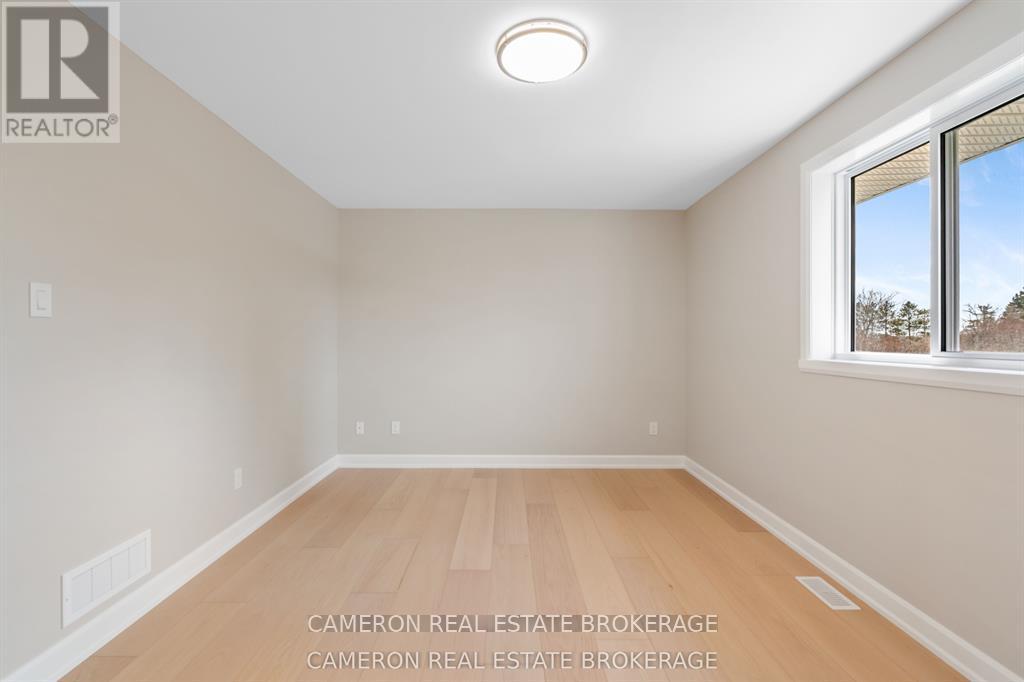 3142 Mauricy Street, Cornwall, Ontario K6K 0A1 - Photo 11 - X12998282