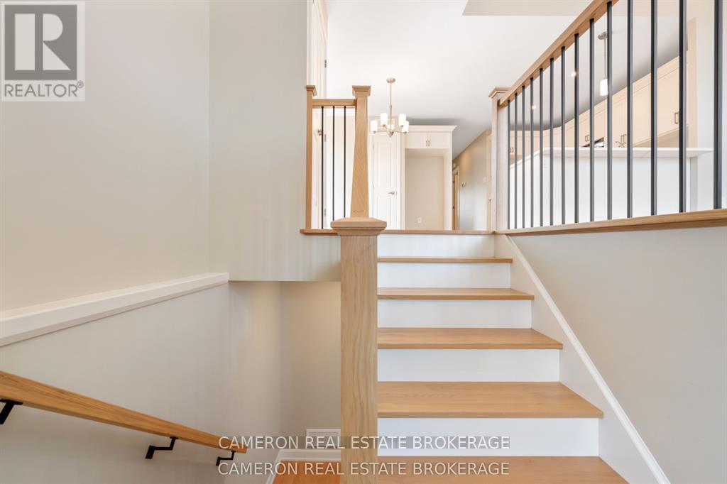 3142 Mauricy Street, Cornwall, Ontario K6K 0A1 - Photo 2 - X12998282