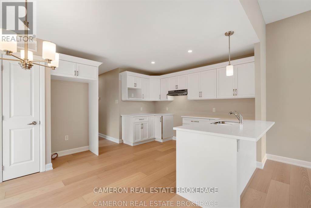 3142 Mauricy Street, Cornwall, Ontario K6K 0A1 - Photo 5 - X12998282