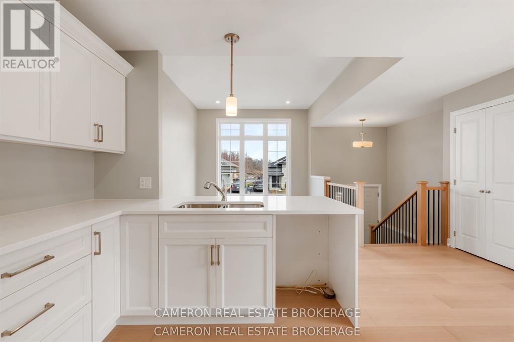 3142 Mauricy Street, Cornwall, Ontario K6K 0A1 - Photo 8 - X12998282