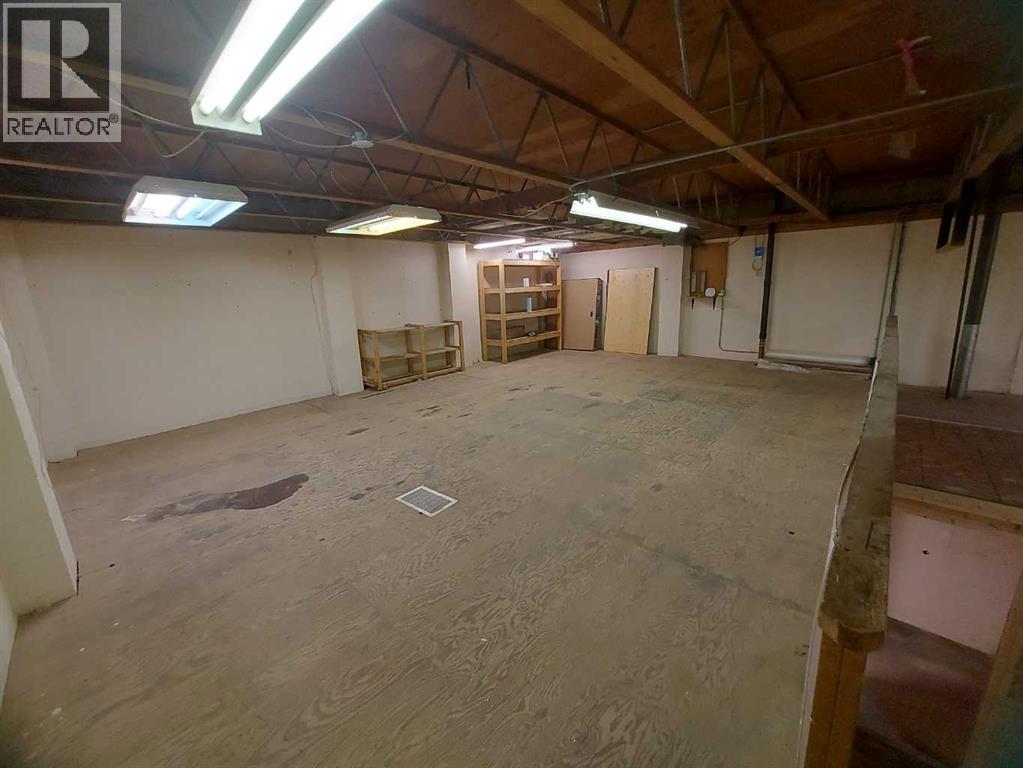 5912 54 Avenue, Red Deer, Alberta  T4N 4M7 - Photo 7 - A2247930