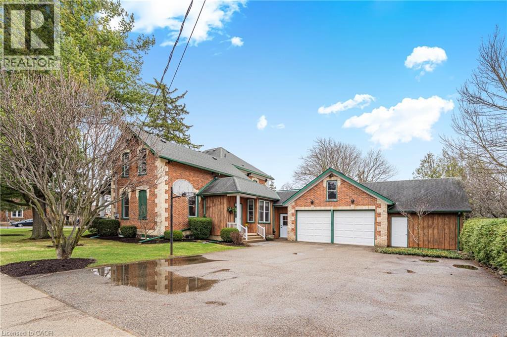 24 QUEENSWAY Drive, St. Jacobs, Ontario