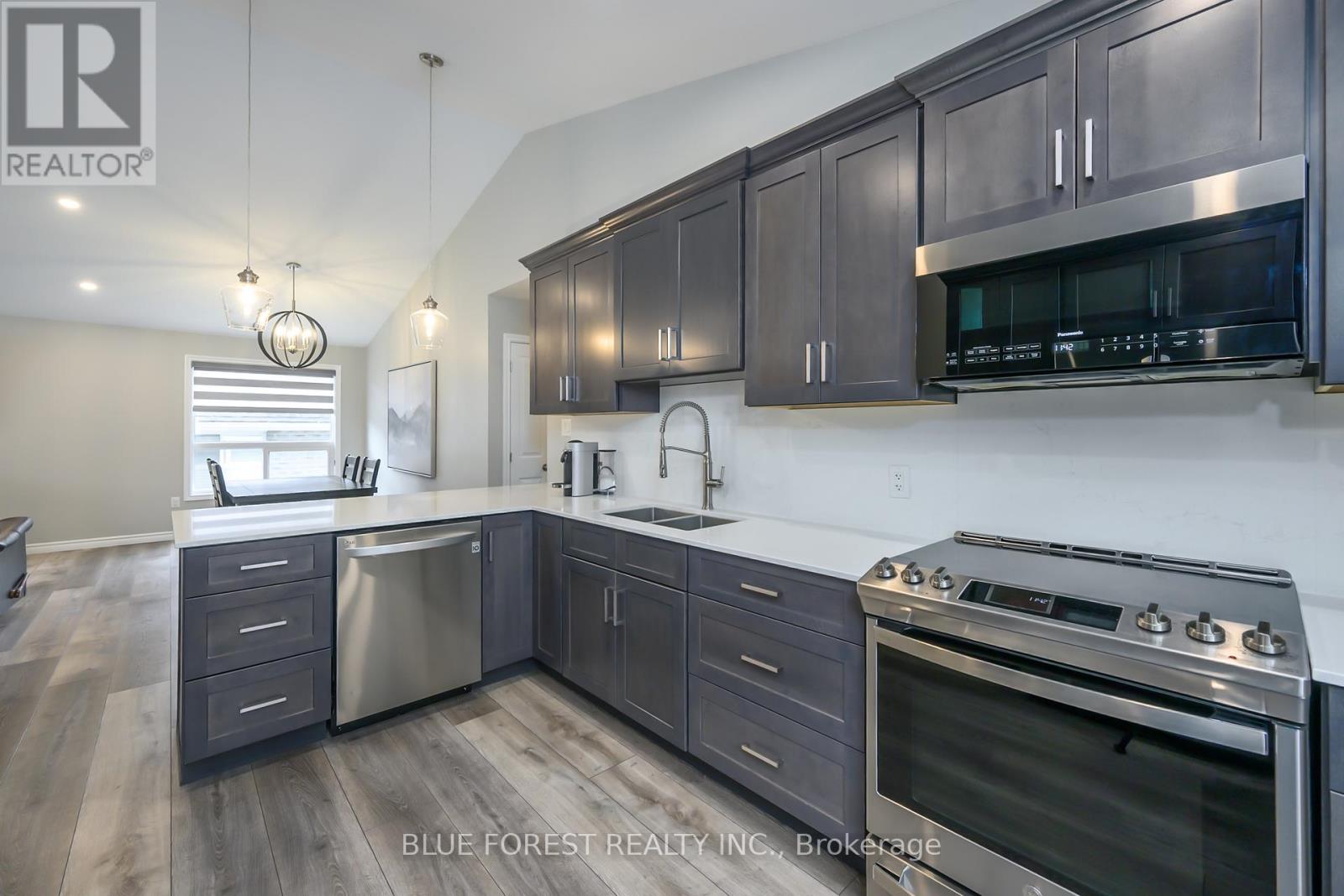 45 Kingsbridge Street, London East, Ontario  N5V 4S9 - Photo 7 - X12998306