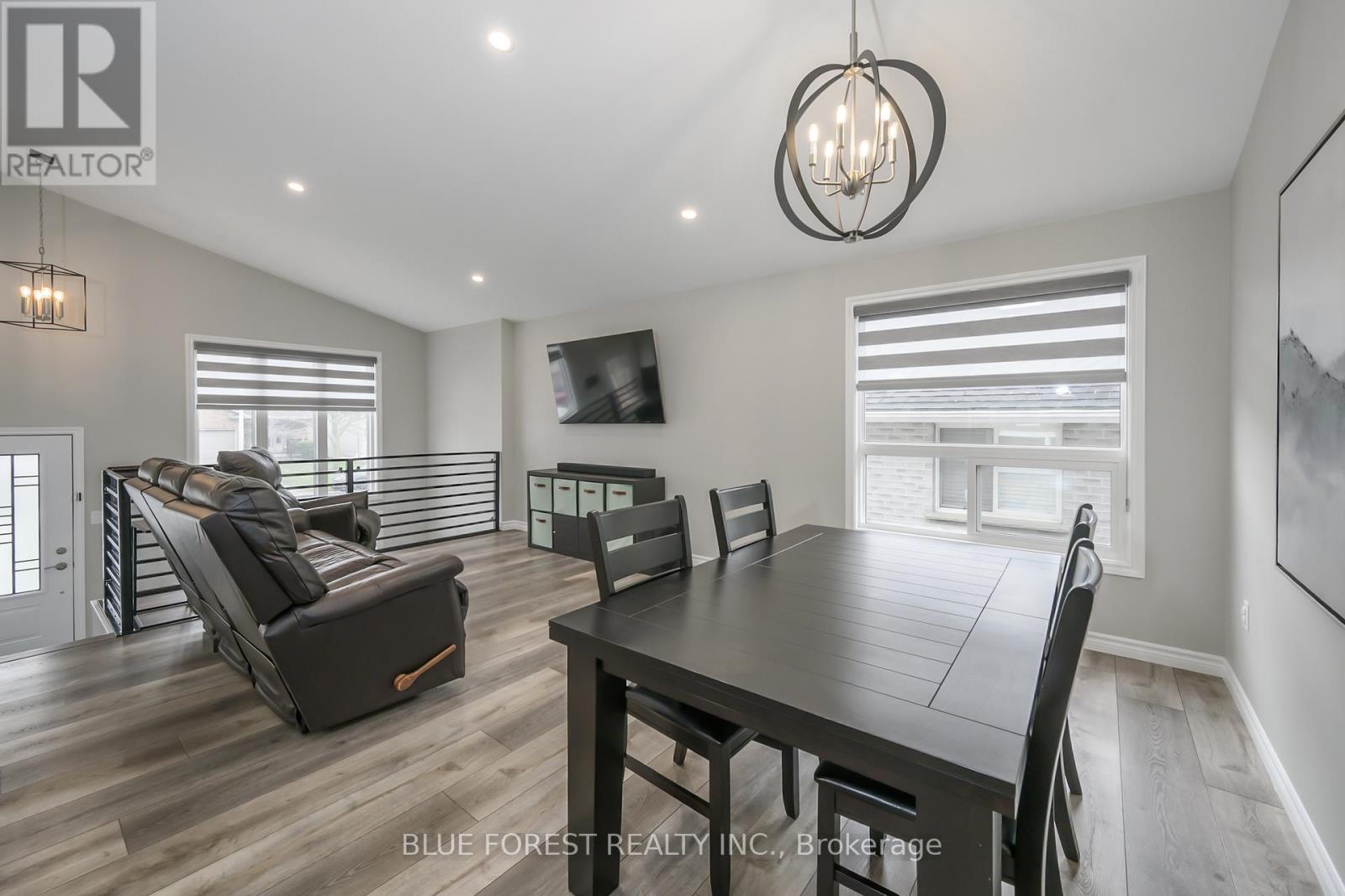 45 Kingsbridge Street, London East, Ontario  N5V 4S9 - Photo 9 - X12998306