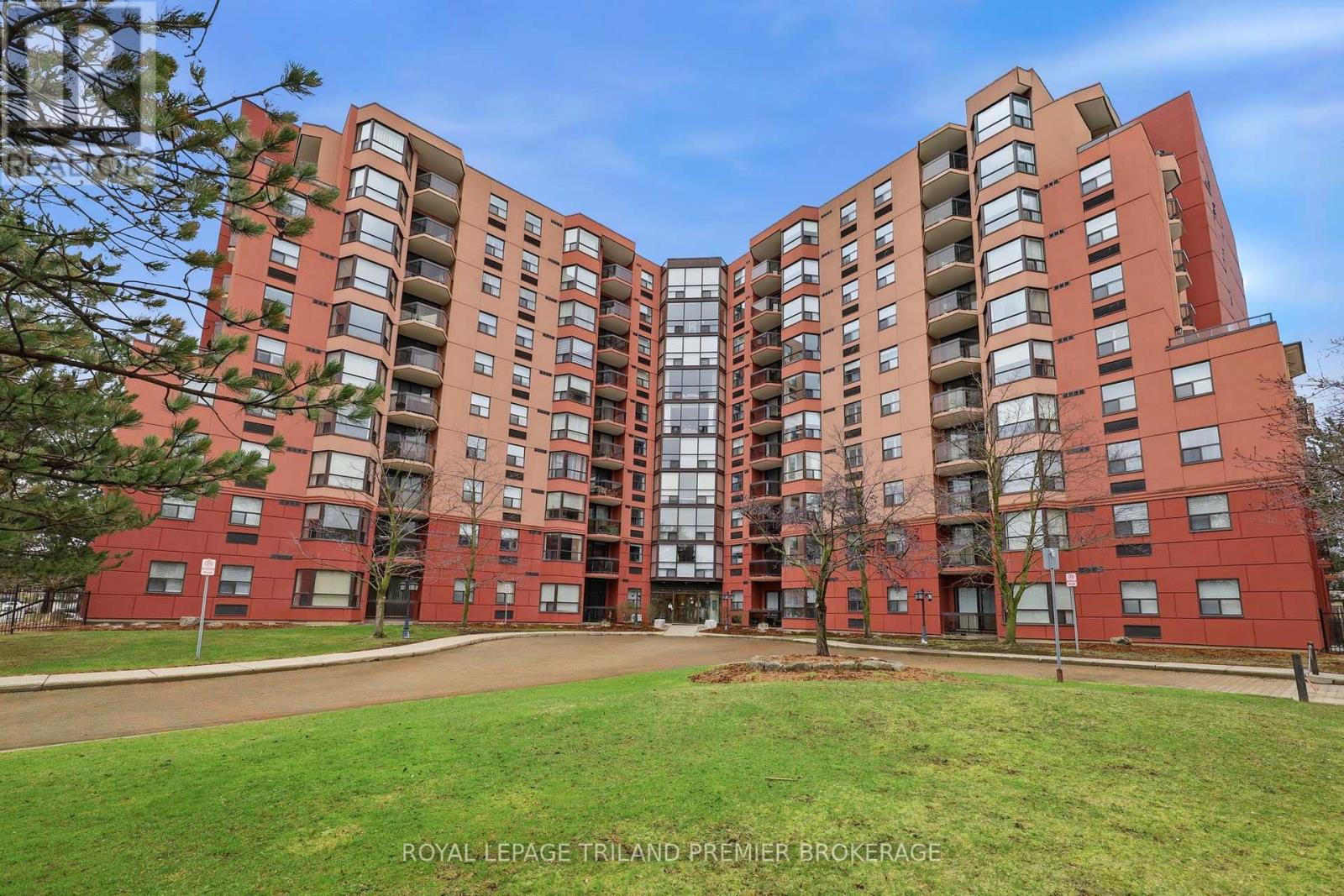 1004 - 600 Talbot Street, London East, Ontario  N6A 5L9 - Photo 2 - X12998410