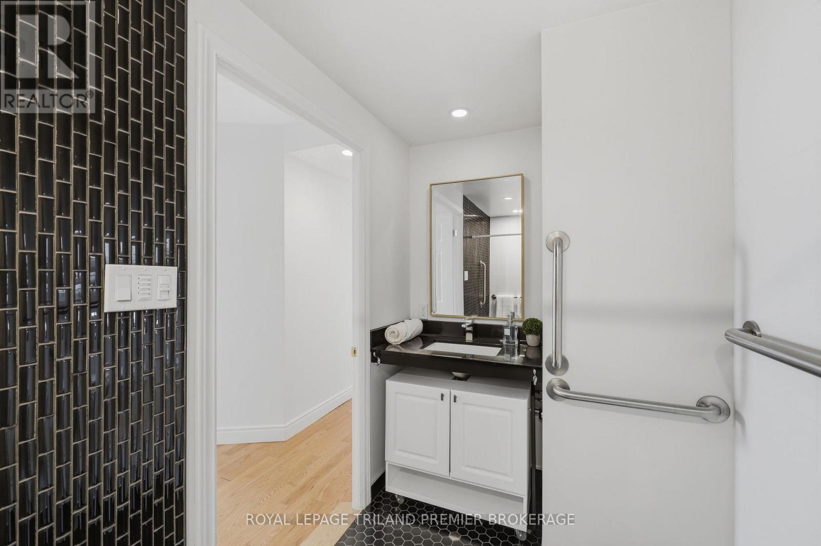 1004 - 600 Talbot Street, London East, Ontario  N6A 5L9 - Photo 25 - X12998410