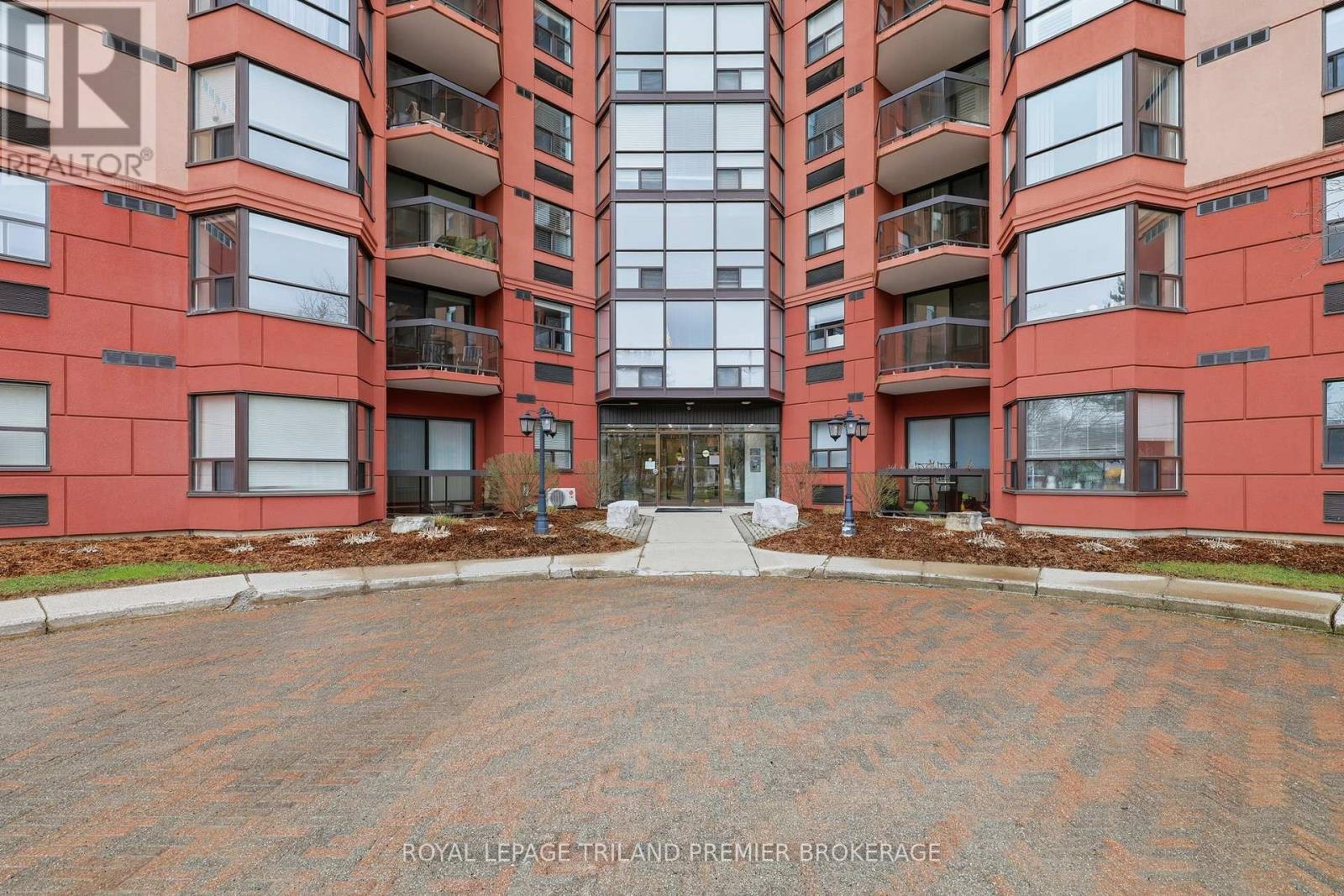 1004 - 600 Talbot Street, London East, Ontario  N6A 5L9 - Photo 4 - X12998410