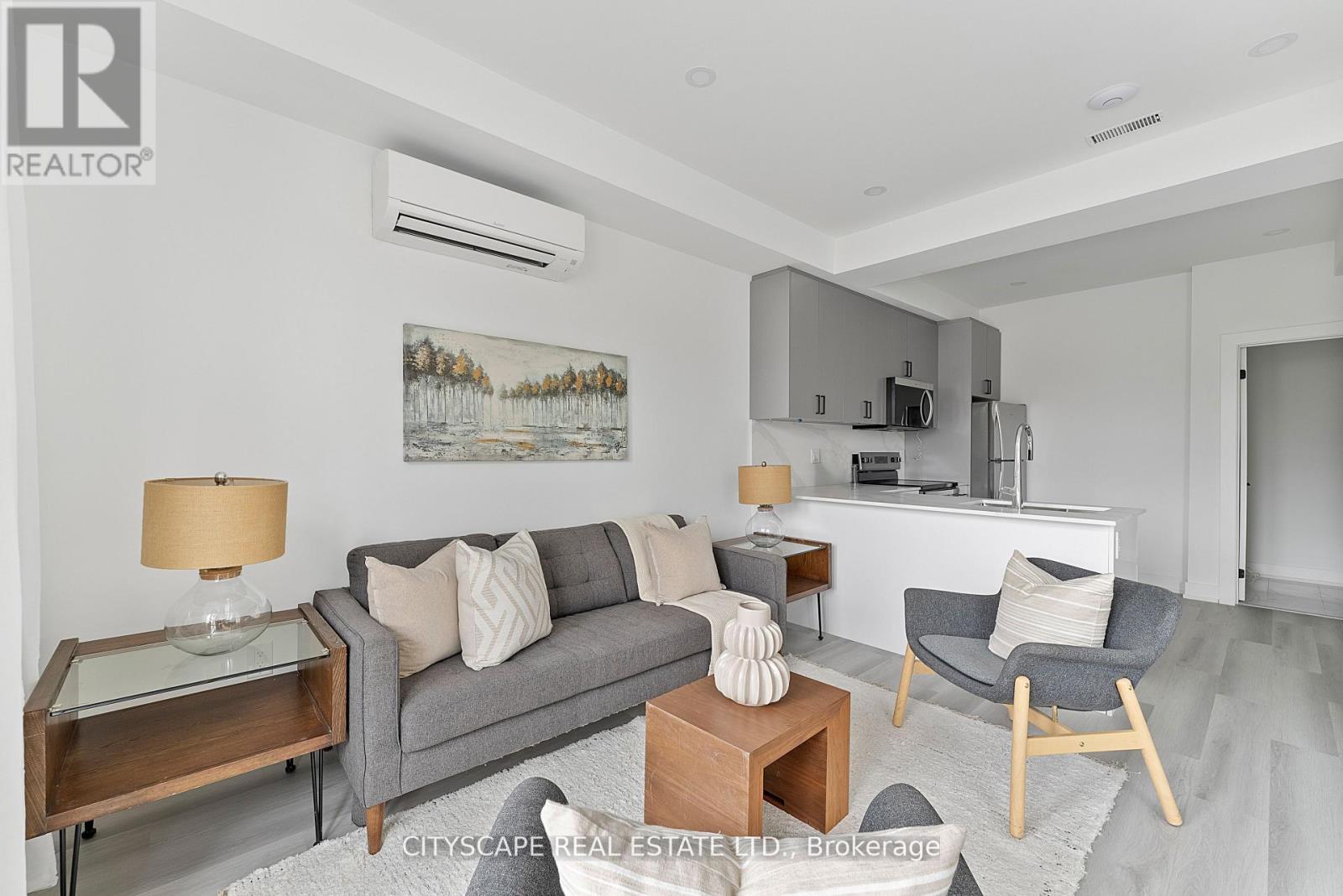 Upper #4 - 589 Oakwood Avenue, Toronto, Ontario  M6E 2X8 - Photo 12 - C12998254